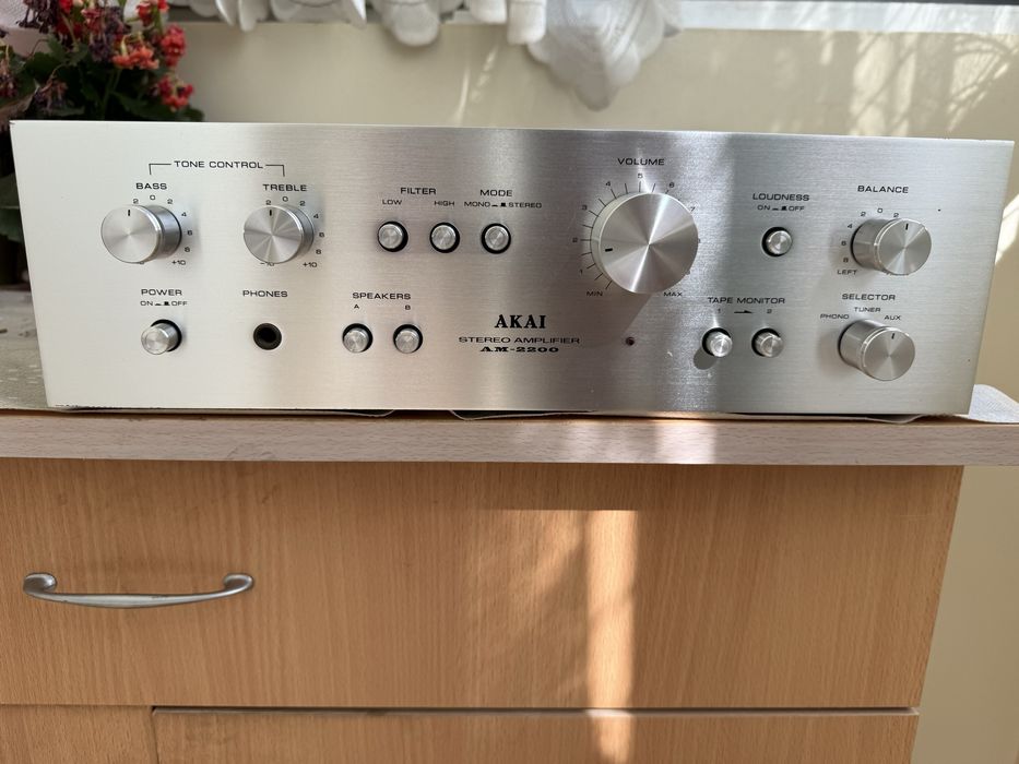 Akai AM-2200 Vintage Стерео усилвател