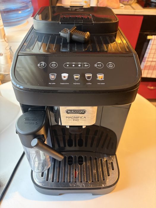 Vand Delonghi Magnifica Evo