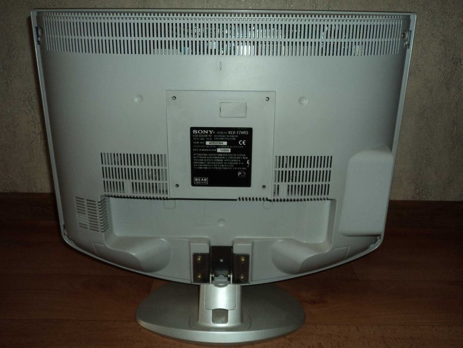 Телевизор SONY WEGA  KLV-17HR3