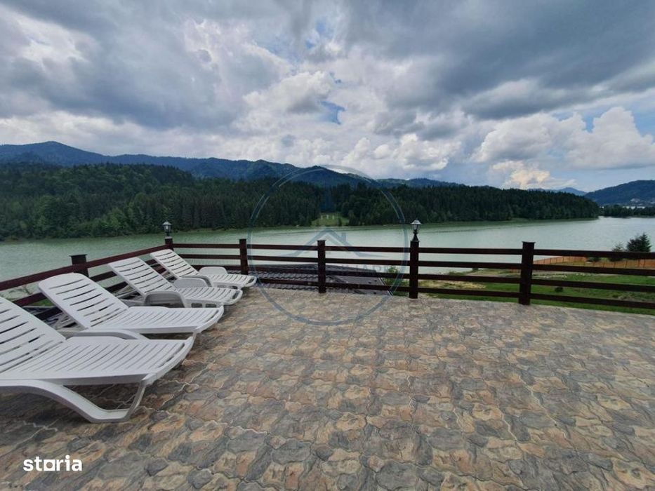 Cabana cu accesc la lac, 1400mp teren Colibita