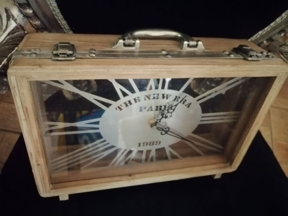 Барометър, часовник, различни модели