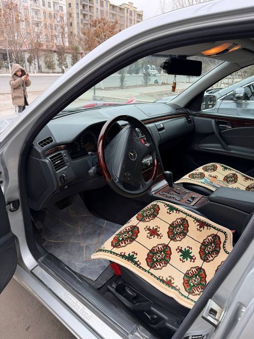 Мерседес бенз сотилади