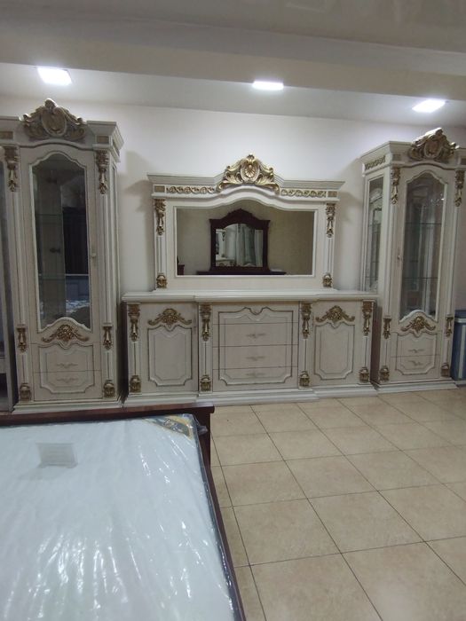 Стенка пинал камод размери обшие 404 см алохида камод 230 пинал 87см