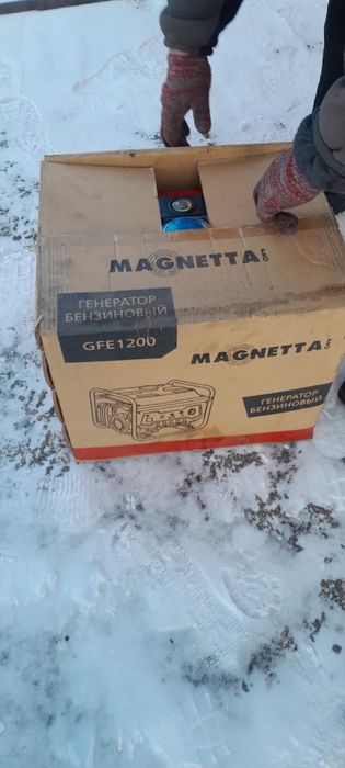 Бенза генератор. 1квт . Новый