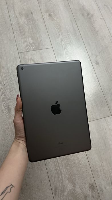Продаю IPad, в хорошем состояние