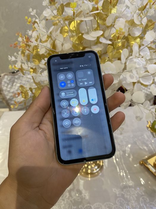 Iphone 11 64         .