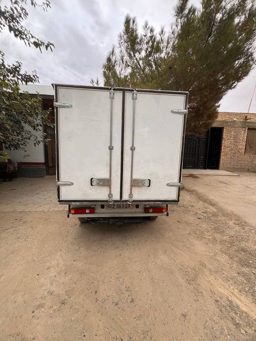 Ford sotiladi yili 1995