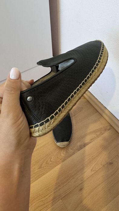 Espandrile UGG nr 37