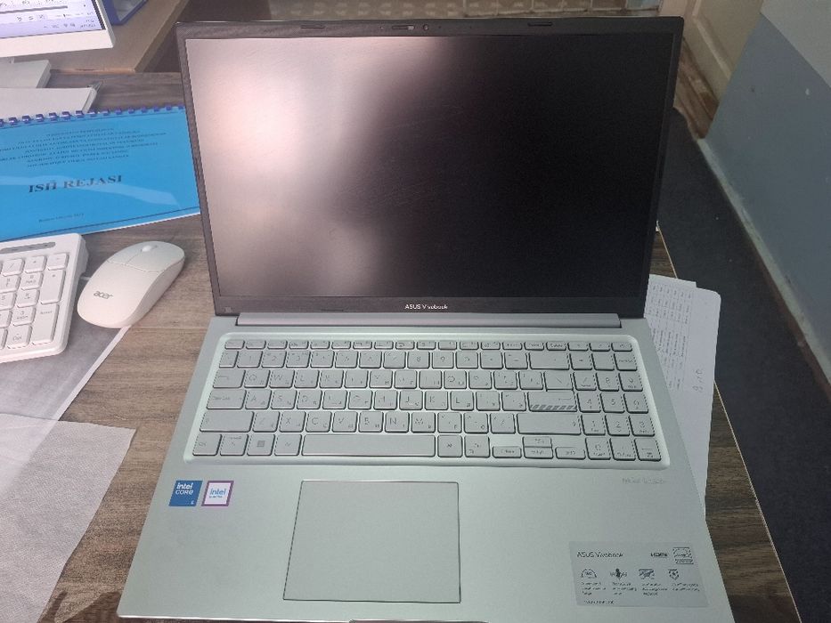 Noutbuuk juda yaxshi