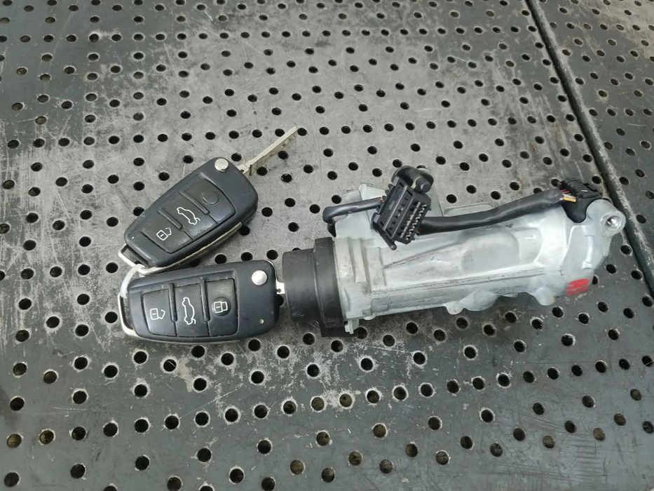 contact auto cu cheie audi a3 8p 1k0905851b