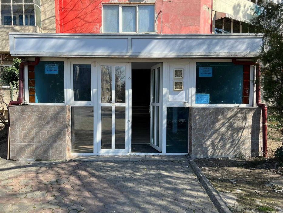 Inchiriez spatiu comercial Zona Intim