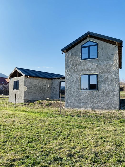 Vând casă în Piatra Neamț