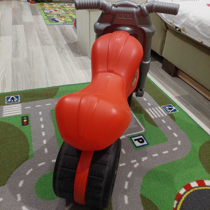 Детско моторче за бутане с крака FEBER