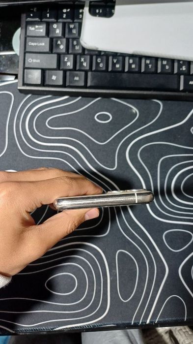 iPhone 11 pro sotiladi