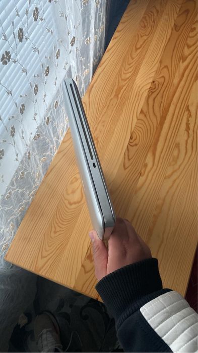 MacBook 2017 без зарядно