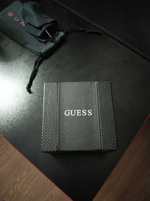 Часы Guess оригинальные.