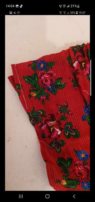 Costume traditionele originale din par