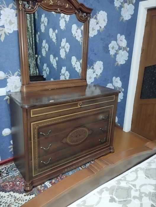 Спальный гарнитур