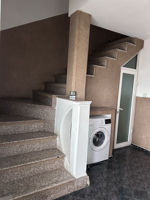 Casa de vanzare + Spatiu comercial