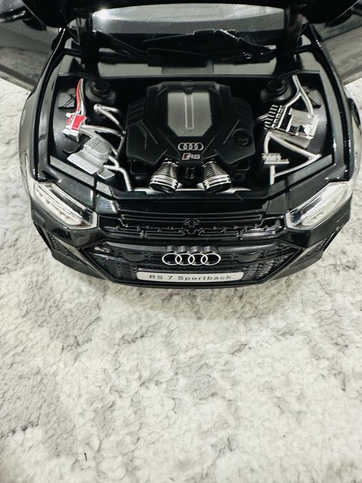 Audi rs7 масштаб 1/18