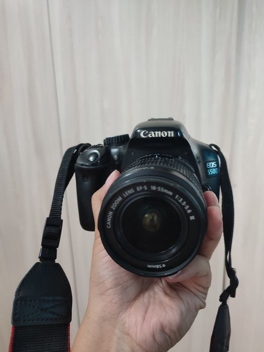 Canon EOS 550D

Продается фотокамера Canon EOS