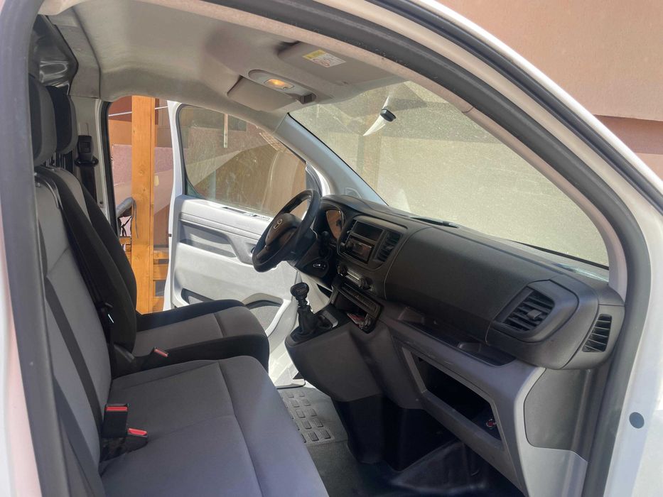 Vând autoutilitară Toyota Proace