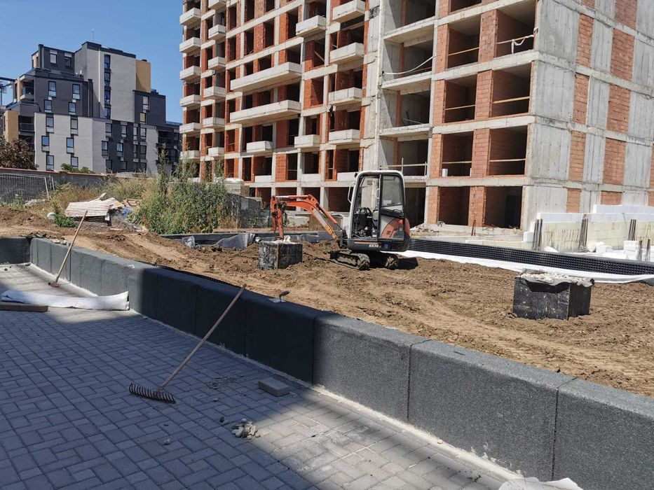 Услуги с мини багер,бобкат и самосвал за извозване