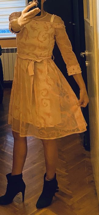 Парти рокли М размер