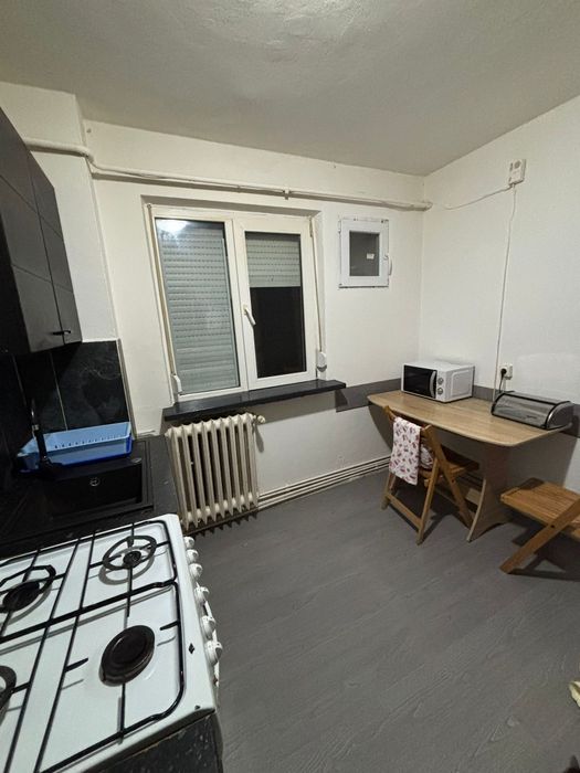 Apartament 3 camere Rovine-Dezrobirii