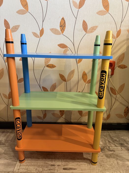 Детска етажерка “Весели моливи”