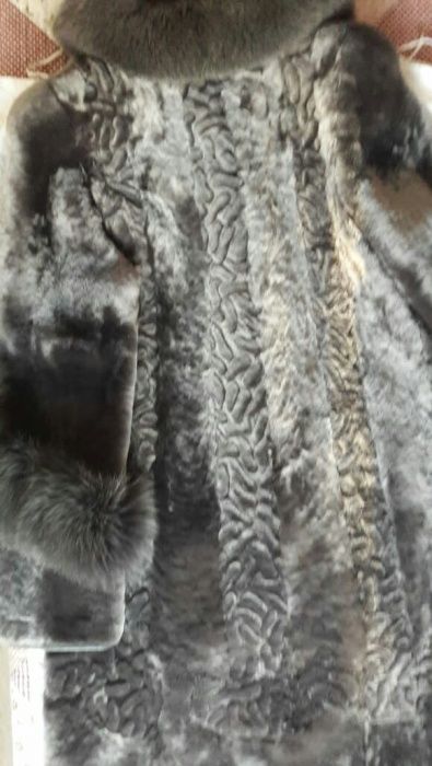 Продам шубу мутон-песец