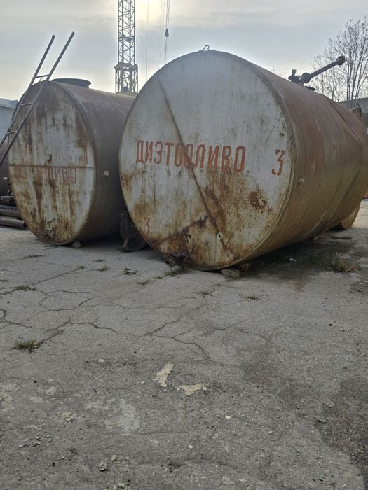 Срочно продаётся (Кран, плиты, строй материалы и цистерны)