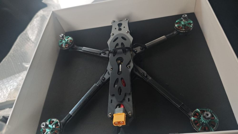 FPV дрон Foxeer Aura 7”