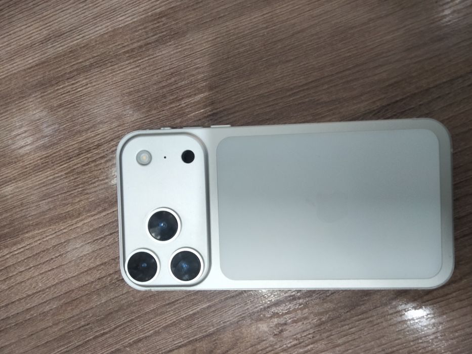 iPhone XR 17 pro корпуска жиналган