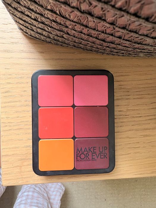 Палитра MakeUp Forever, Руж Yves Saint Laurent, Бронзант Rare Beauty