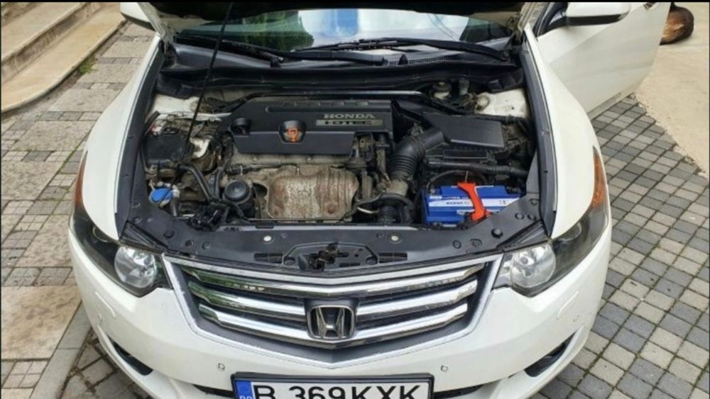 Vând Honda Accord Tourer Executive  schimb 
2.2 i-DTEC diesel 150cp