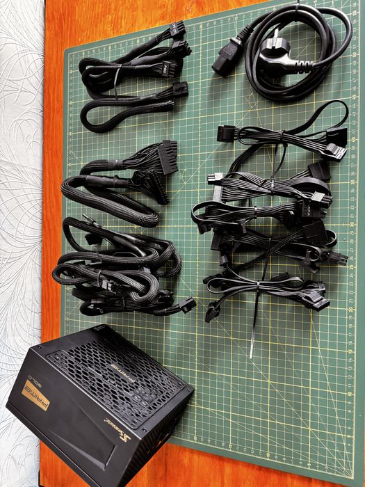 Sursa Gaming Pc Psu seasonic 1200 watts 80 gold