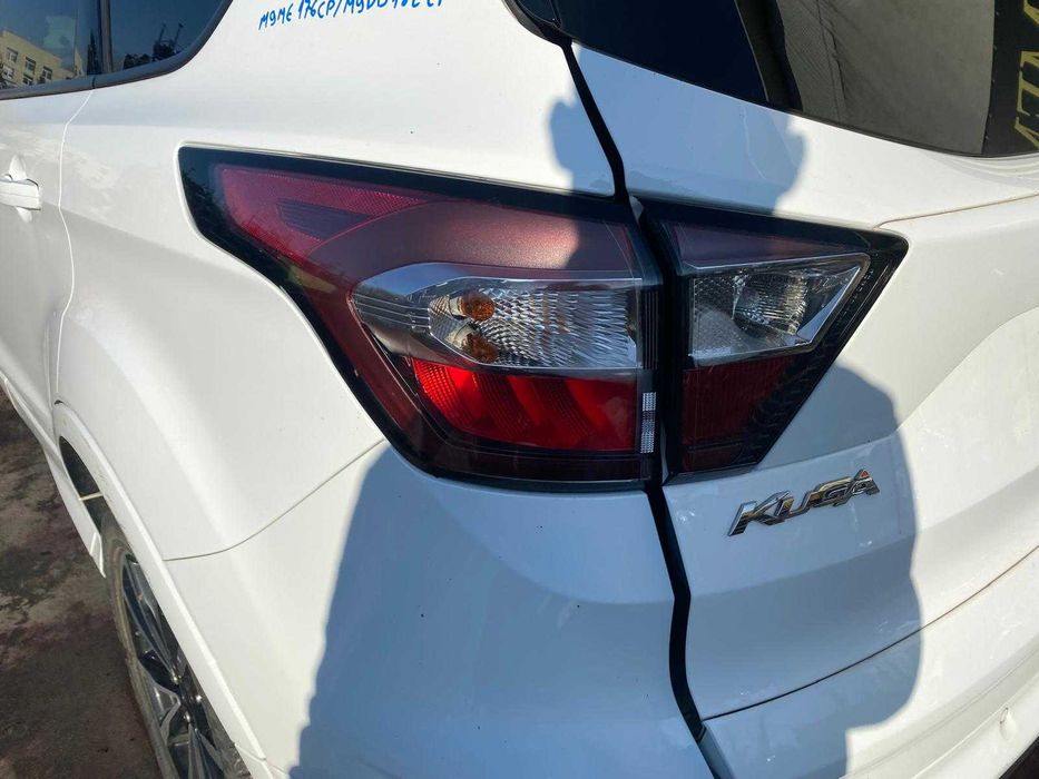 Dezmebrez Ford Kuga 1.5 i /capota/bara/aripa/usa/aripa/stop/hayion