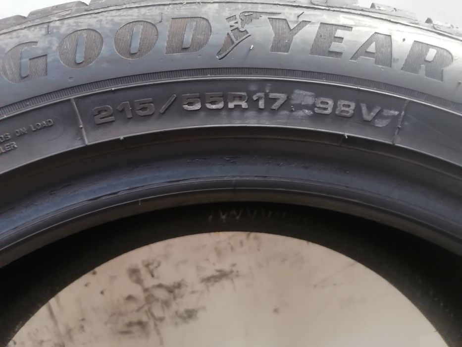 215/55/17 2*Goodyear iarna 98v dot 2521. 7,,78mm