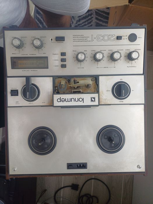 Magnetofon Jupiter 203