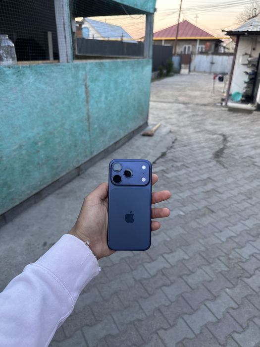 Продам айфон 17 про