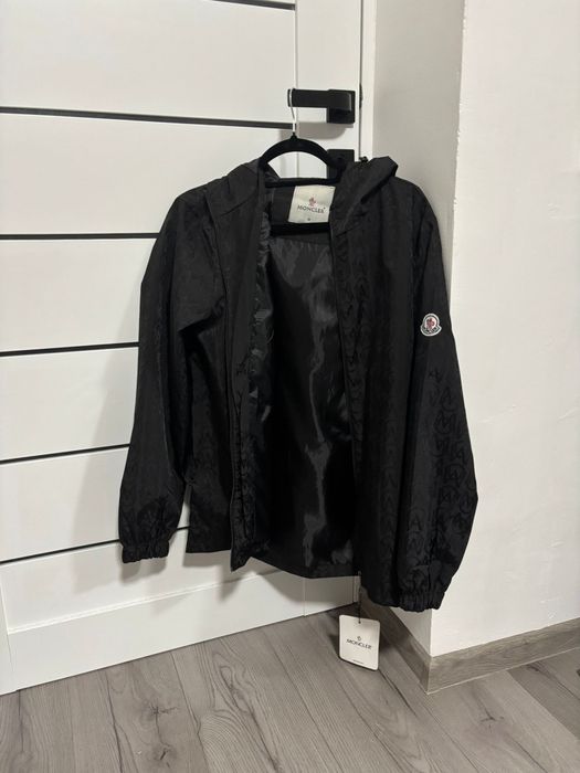 Geaca primăvară Moncler!