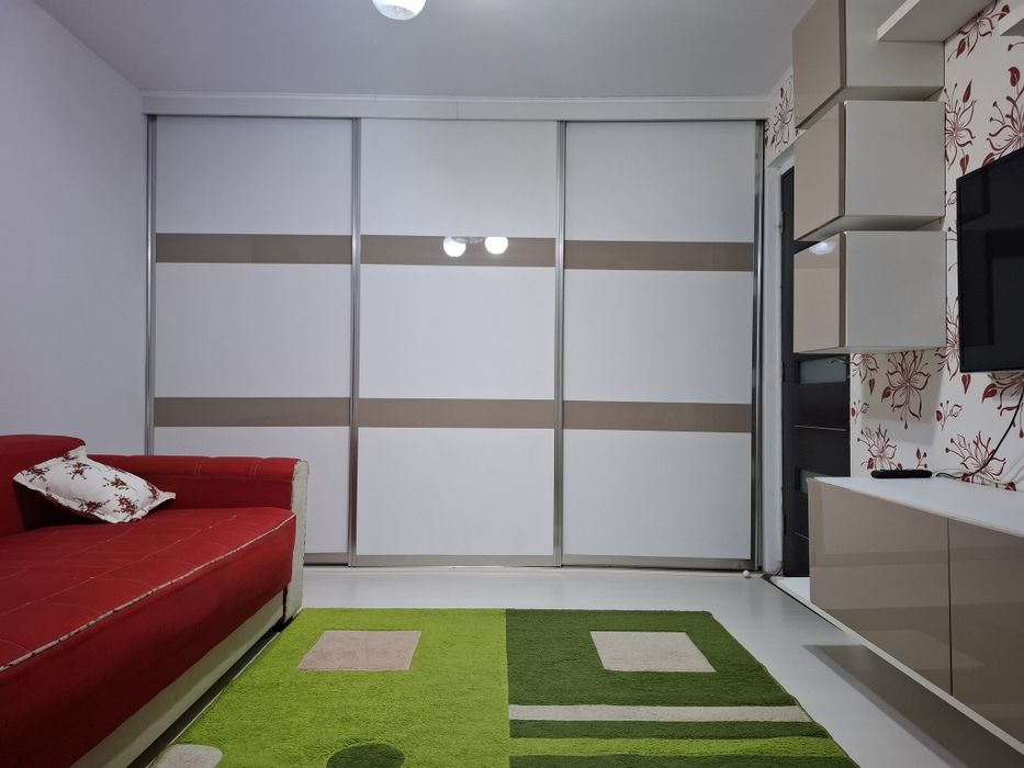 Inchiriez apartament 2 camere  zona Lujerului