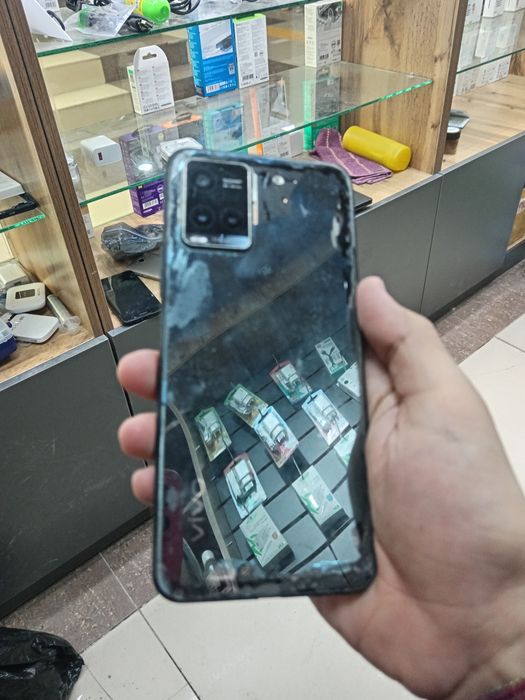 Продаю vivo y33s 4/128