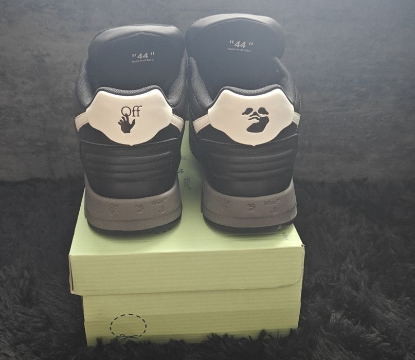Off White out off office Black