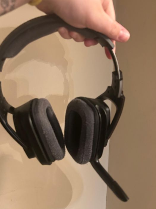 Casti logitech g 935