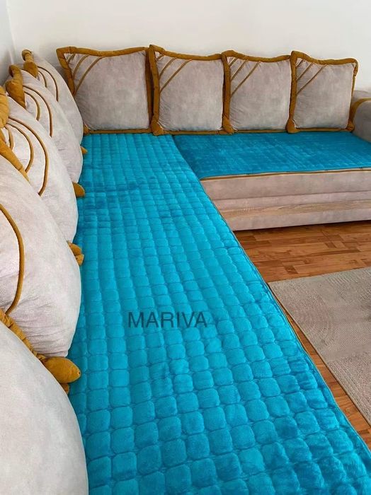 Постелки за дивани