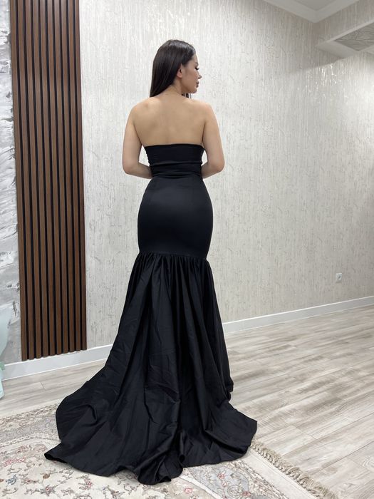 Платья вечерние и повседневные