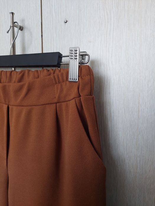 Pantaloni damă maro eleganți, elastici, Made in Italy, mărimea S – off