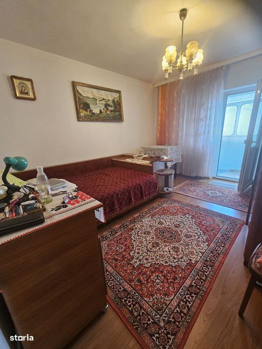 Inchiriez apartament  cu 3 camere G Enescu
